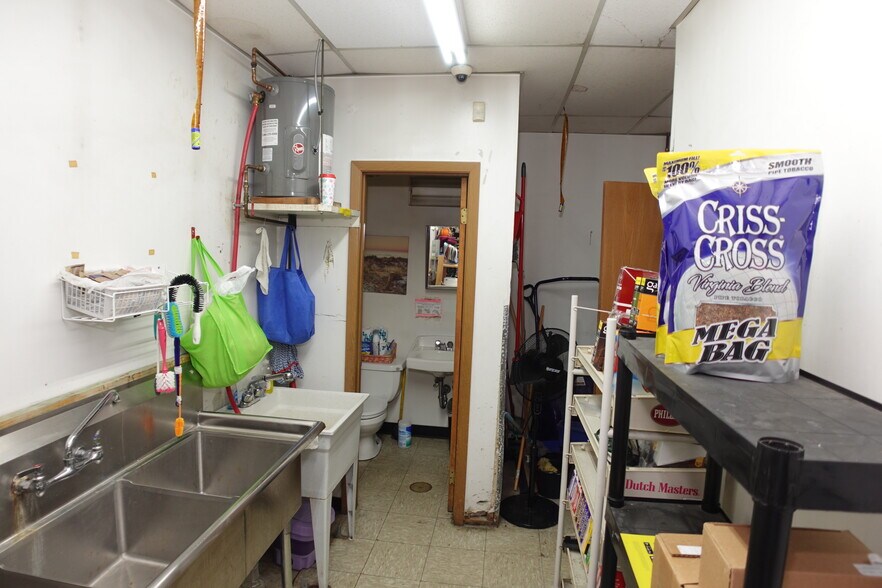 More Photos Of 600 Chestnut St, Kulpmont Service Station For Sale