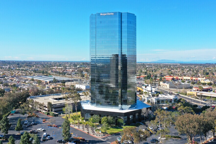 More Photos Of 300 East Esplanade Dr, Oxnard Office For Lease