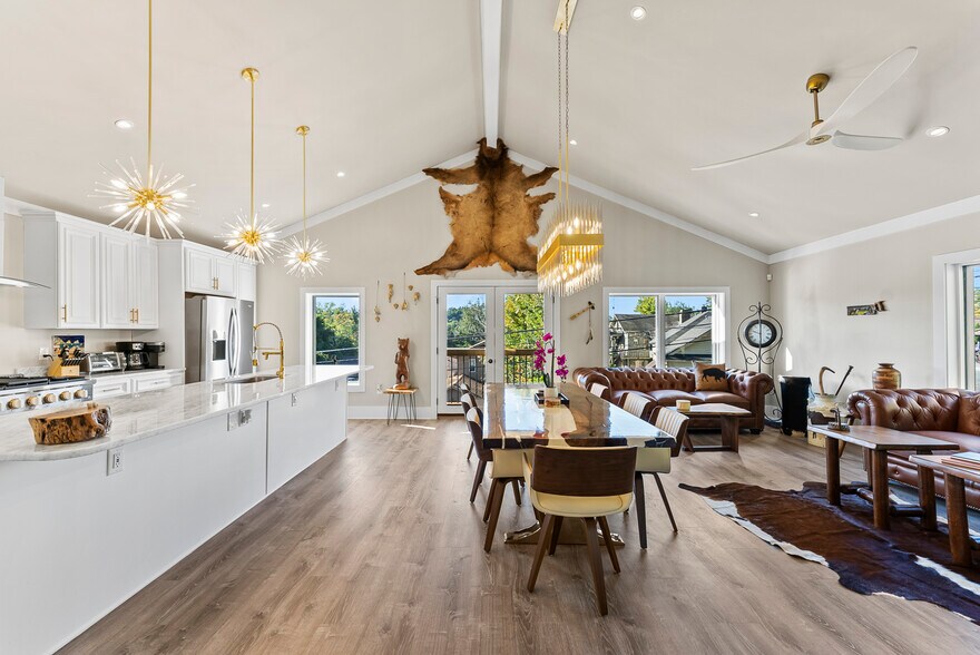 More Photos Of 870 Main St, Blowing Rock Restaurant For Sale