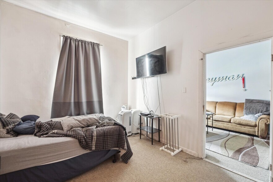 More Photos Of 7427 W Grandview Ave, Arvada Storefront For Sale