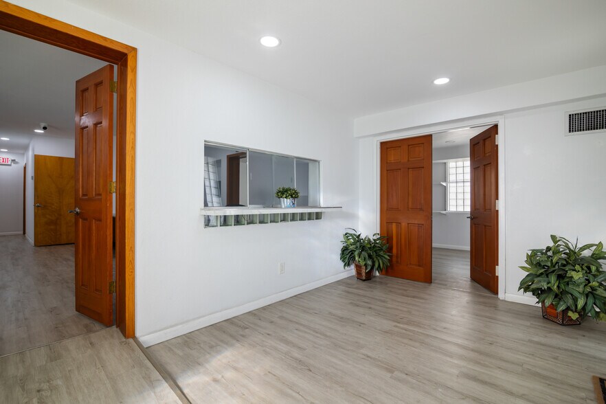 More Photos Of 412 SE 23rd St, Fort Lauderdale Medical For Sale