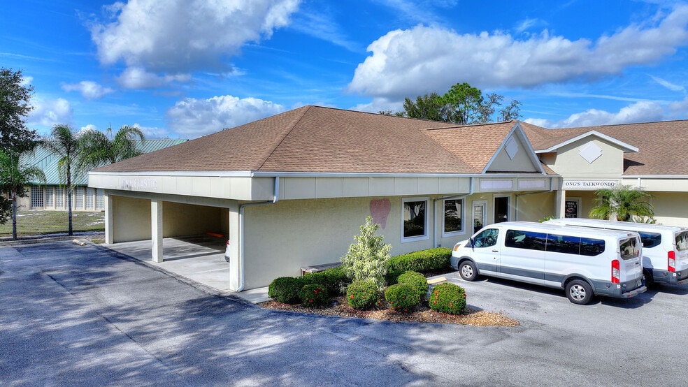 More Photos Of 4840-4852 Sun N Lake Blvd, Sebring Medical For Lease