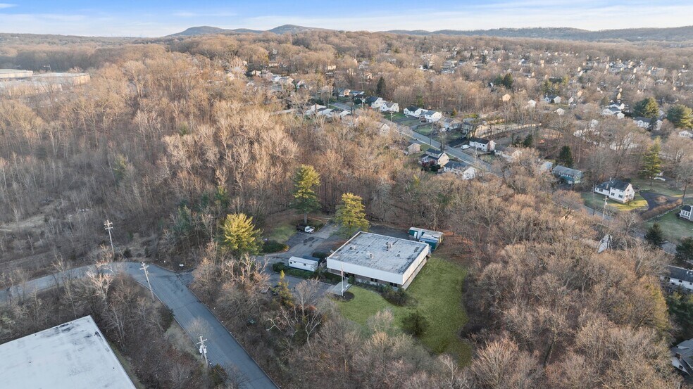 More Photos Of 6 Raritan Rd, Oakland Warehouse For Sale