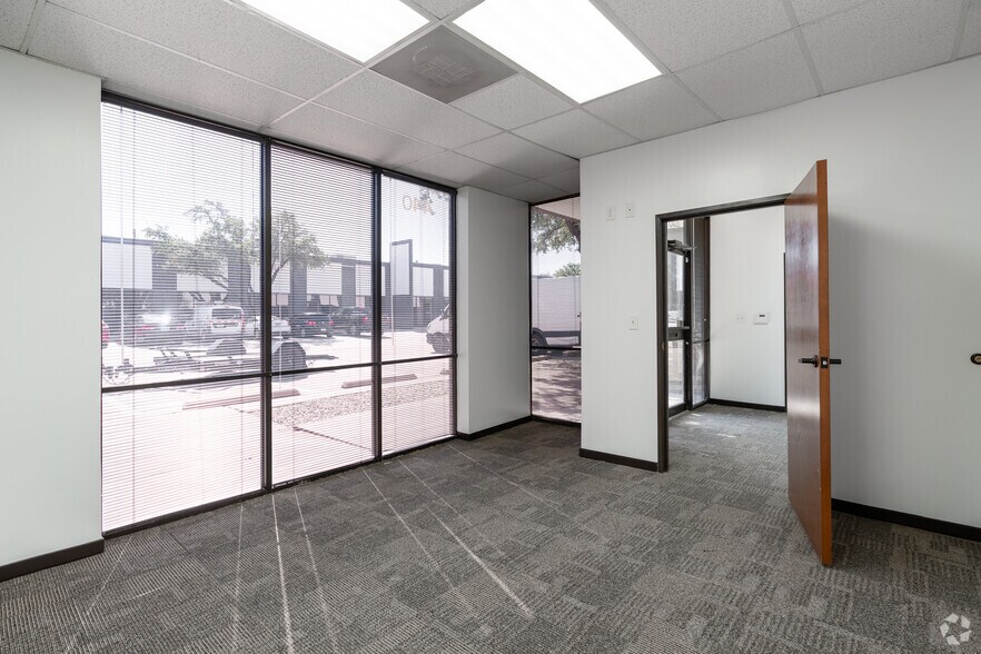 More Photos Of 14934 Webb Chapel Rd, Farmers Branch Flex For Sale