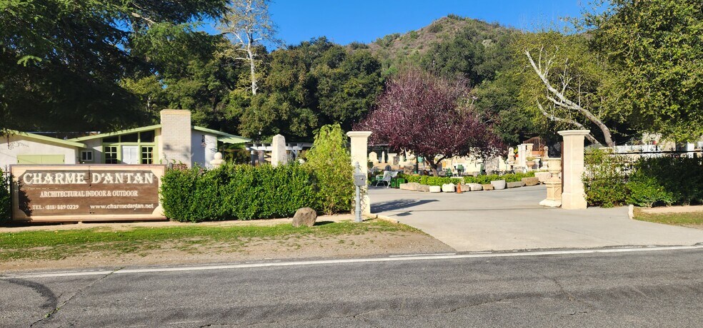 More Photos Of 2337 Troutdale Dr, Agoura Hills Freestanding For Sale