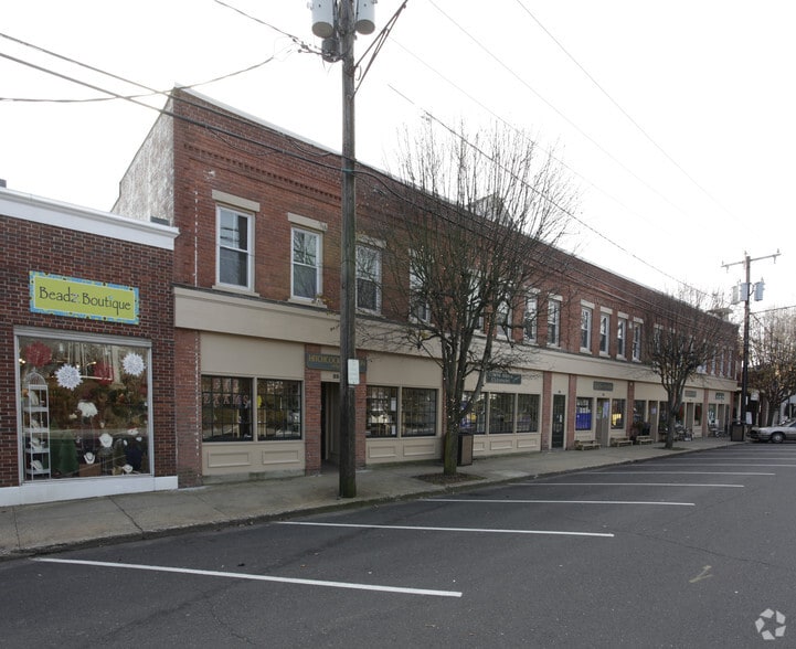 Primary Photo Of 23-35 Tokeneke Rd, Darien Unknown For Lease