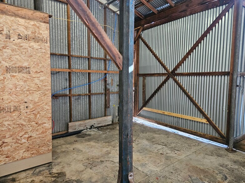 More Photos Of 275 Water St, Petaluma Warehouse For Lease