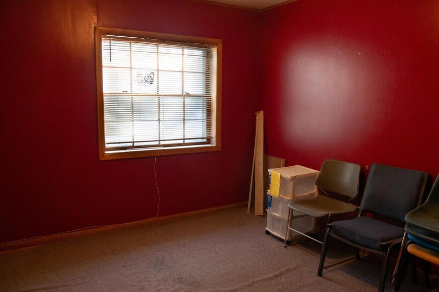 More Photos Of 501 S Topeka St, El Dorado Specialty For Sale