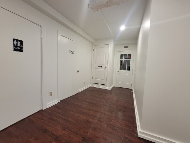 More Photos Of 227 Shady Grove Dr, Nashville Warehouse For Lease