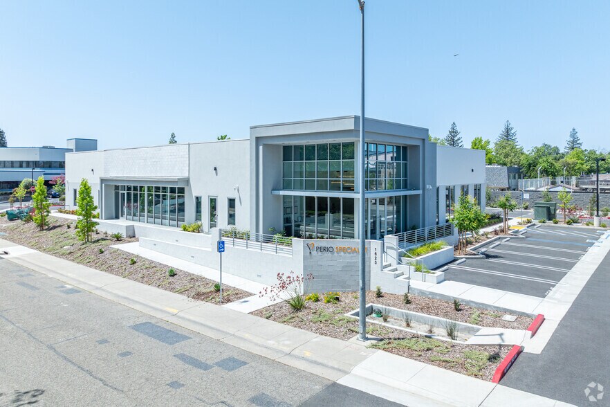 More Photos Of 1623 Santa Clara Dr, Roseville Medical For Lease