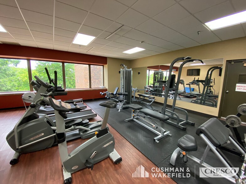 More Photos Of 6180 Cochran Rd, Solon Research And Development For Lease