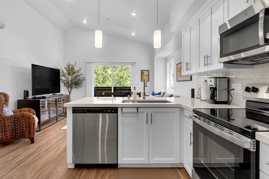 More Photos Of 564 Higuera St, San Luis Obispo Apartments For Sale