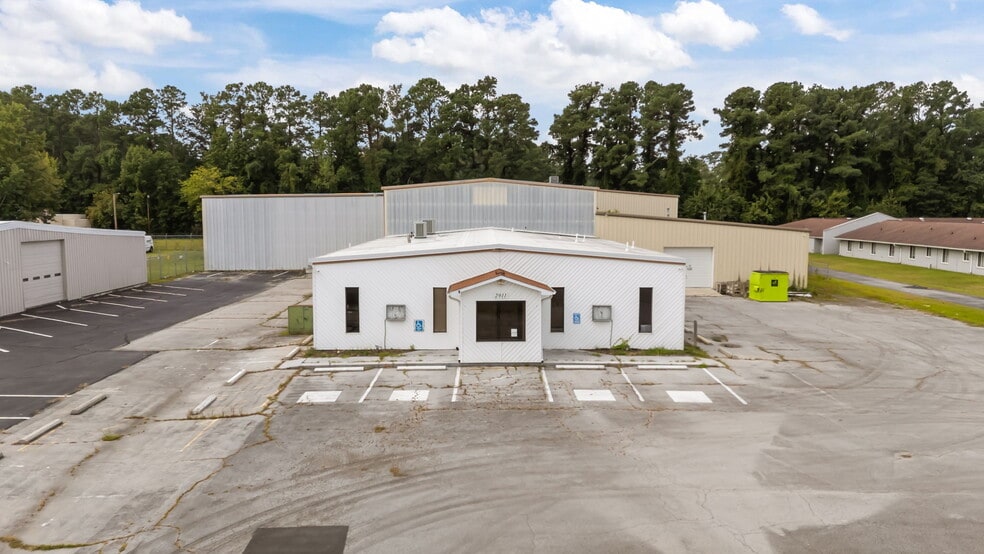 More Photos Of 2911 Brunswick Ave, New Bern Sports And Entertainment For Sale