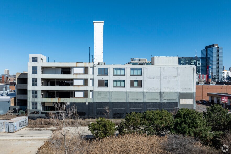 More Photos Of 1030-1060 W North Ave, Chicago Office For Lease