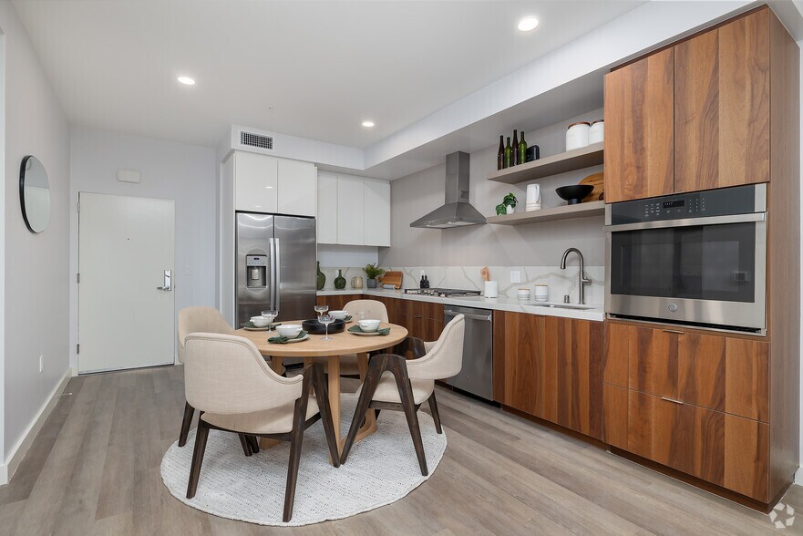 More Photos Of 10375 Washington Blvd, Culver City Apartments For Lease