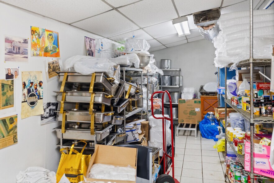 More Photos Of 1016 E Broad St, Athens Restaurant For Sale