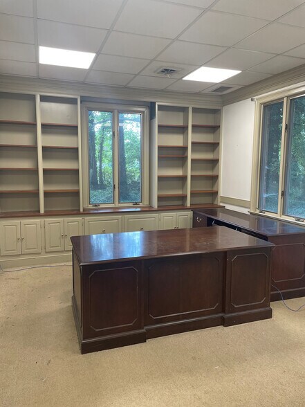 More Photos Of 678 Rappahannock Dr, White Stone Office For Sale
