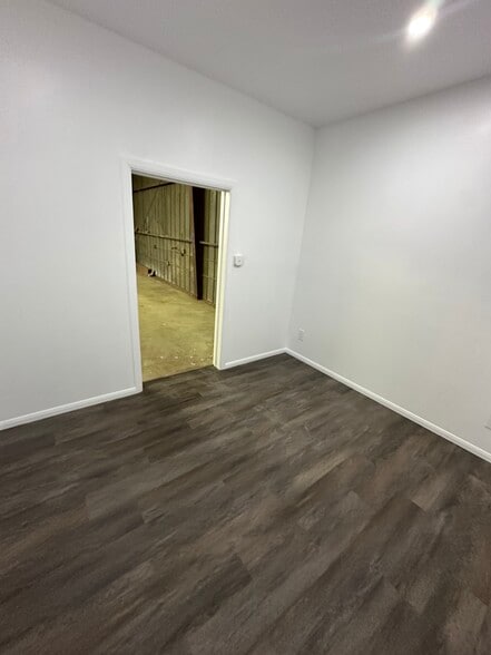 More Photos Of 12408 Carson St, Hawaiian Gardens Industrial For Lease