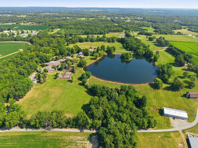 More Photos Of 1461 Highway EE, Winfield Specialty For Sale