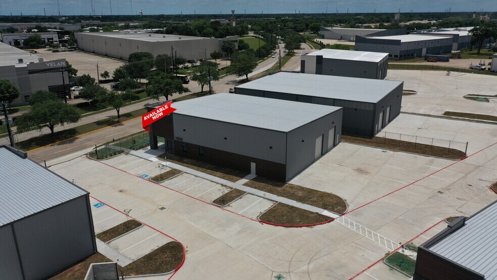 More Photos Of 13600 S Gessner Rd, Missouri City Warehouse For Sale