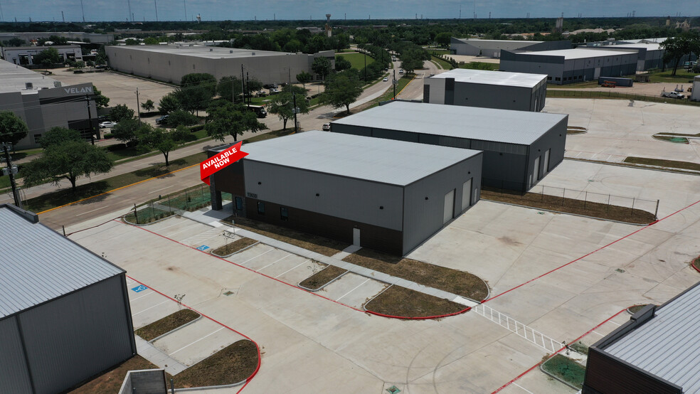 More Photos Of 13600 S Gessner Rd, Missouri City Warehouse For Sale