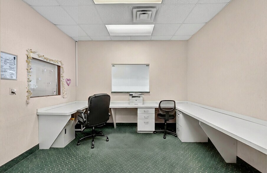 More Photos Of 24-26 Liberty Square Mall, Stony Point Office For Sale