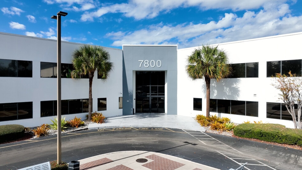 More Photos Of 7600 Southland Blvd, Orlando Unknown For Lease