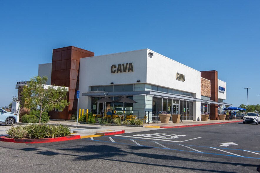More Photos Of 1145 Renaissance Pky, Rialto Supermarket For Lease