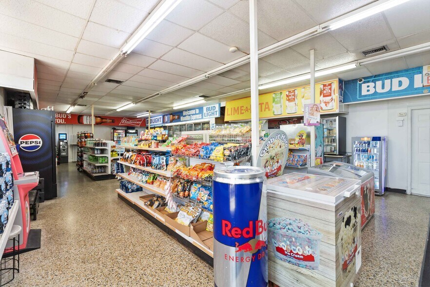 More Photos Of 8431-8433 E Colonial Dr, Orlando Service Station For Lease