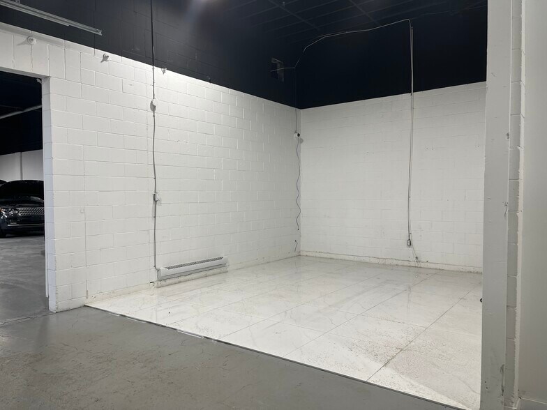 More Photos Of 4251 Vanguard Rd, Richmond Warehouse For Lease