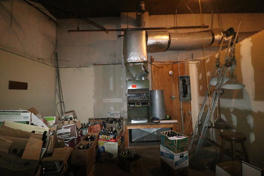 More Photos Of 305 8th St, Augusta Freestanding For Sale