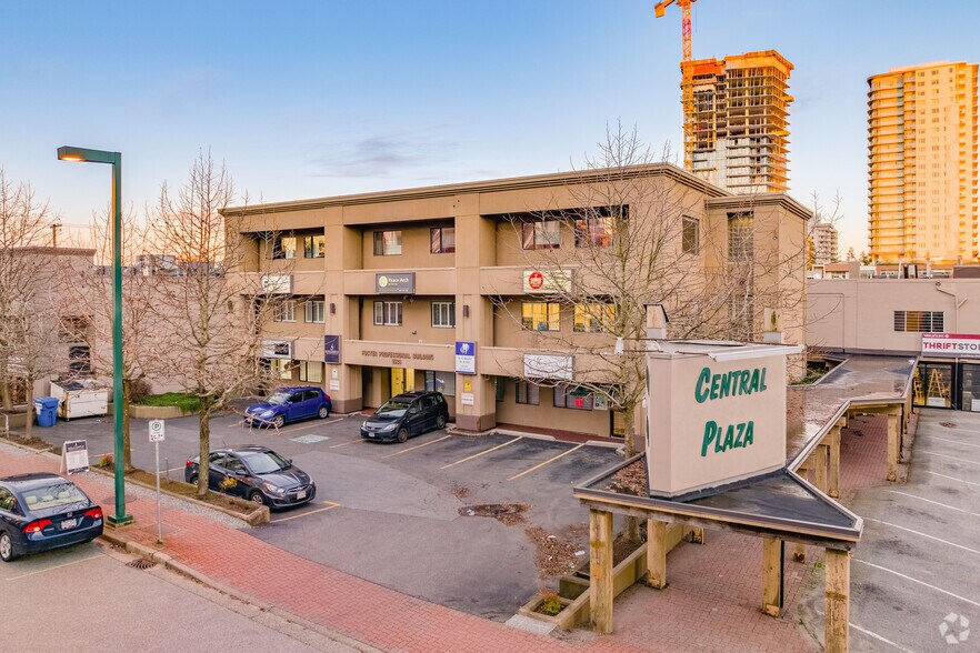 Primary Photo Of 1538 Foster St, White Rock Office For Lease