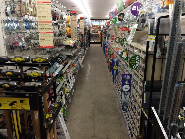 More Photos Of 154 Evergreen St, Republic General Retail For Sale