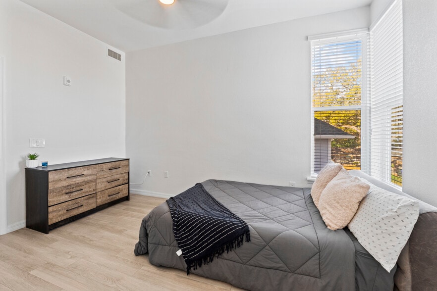 More Photos Of , Lakeland Multifamily For Sale