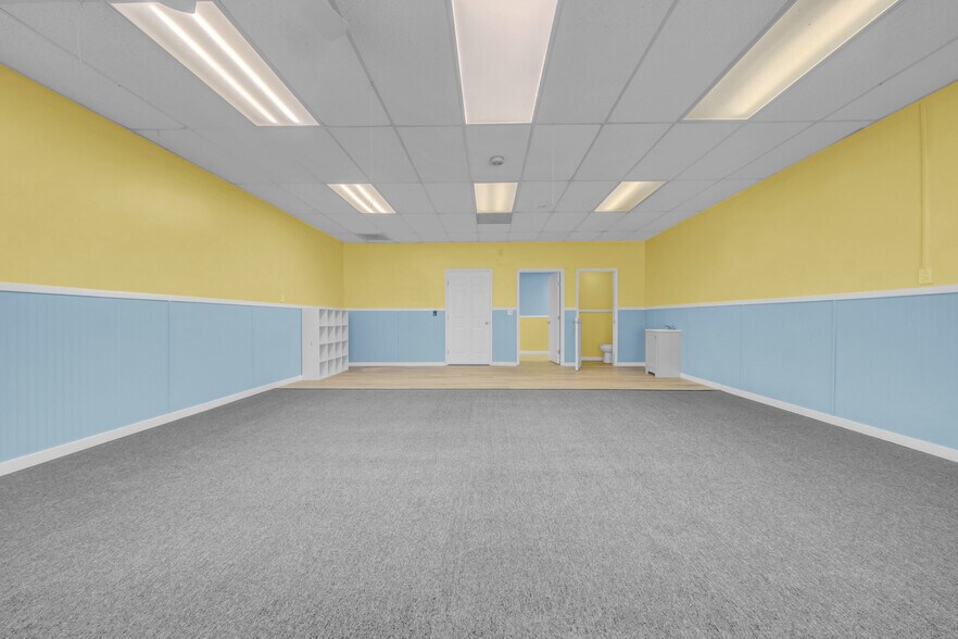 More Photos Of 1419 Sunset Point Rd, Clearwater Office For Sale