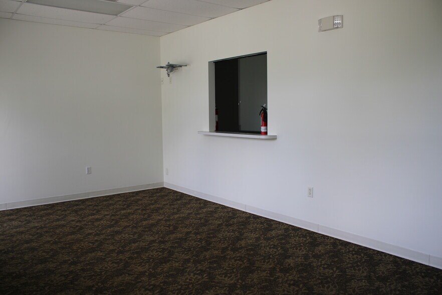 More Photos Of 3311-3345 Medical Hill Rd, Sebring Medical For Lease