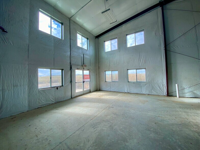 More Photos Of 6414 Wickum Rd, Williston Warehouse For Lease