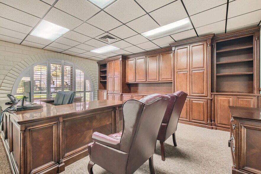 More Photos Of 601 S Rancho Dr, Las Vegas Medical For Sale