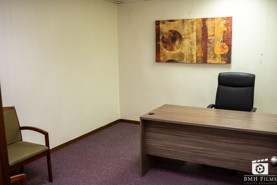 More Photos Of 707-709 N Palestine St, Athens Medical For Lease