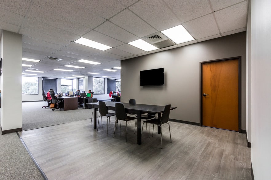 More Photos Of 13915 N Mo Pac Expy, Austin Office For Lease