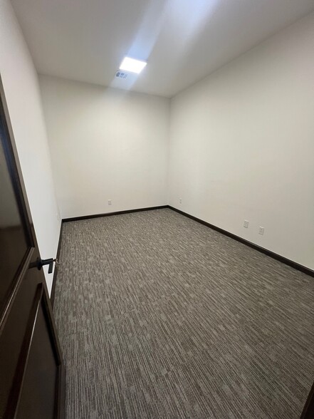 More Photos Of 17935 N Pennsylvania Ave, Edmond Unknown For Lease