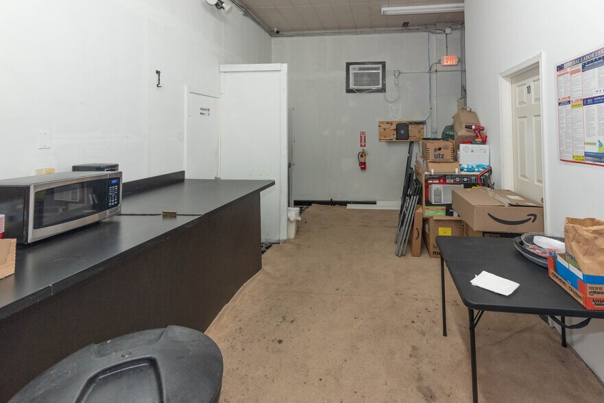 More Photos Of 3600 S Hanover St, Baltimore Storefront For Sale
