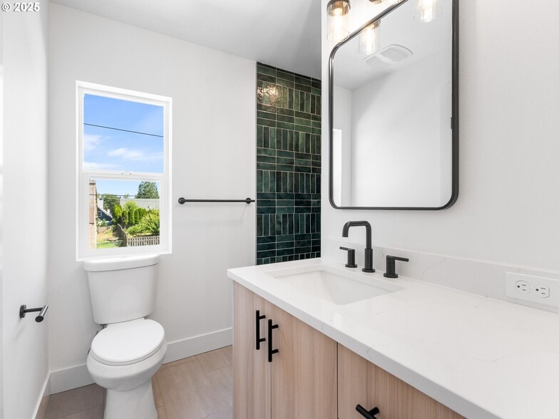 More Photos Of 4328 Going st, Portland Multifamily For Sale