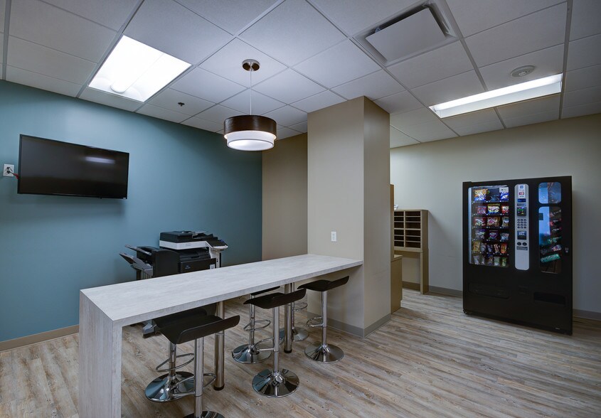 More Photos Of 5900 S Lake Forest Dr, McKinney Office For Lease
