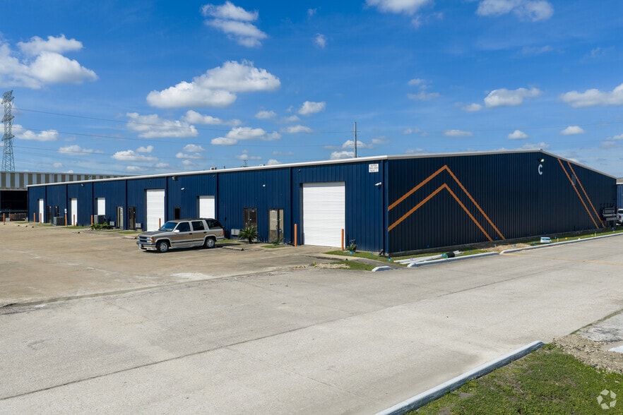 More Photos Of 2121 Brittmoore Rd, Houston Unknown For Lease