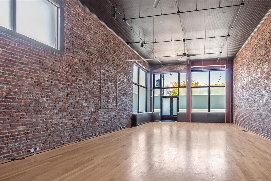 More Photos Of 1099 Folsom St, San Francisco Loft Creative Space For Lease