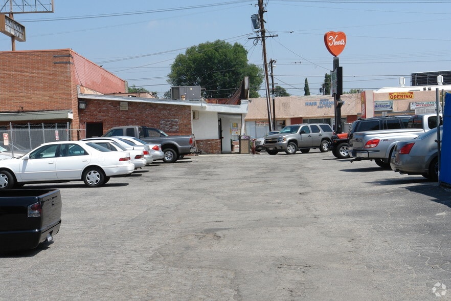 More Photos Of 16918 Saticoy St, Van Nuys Restaurant For Sale