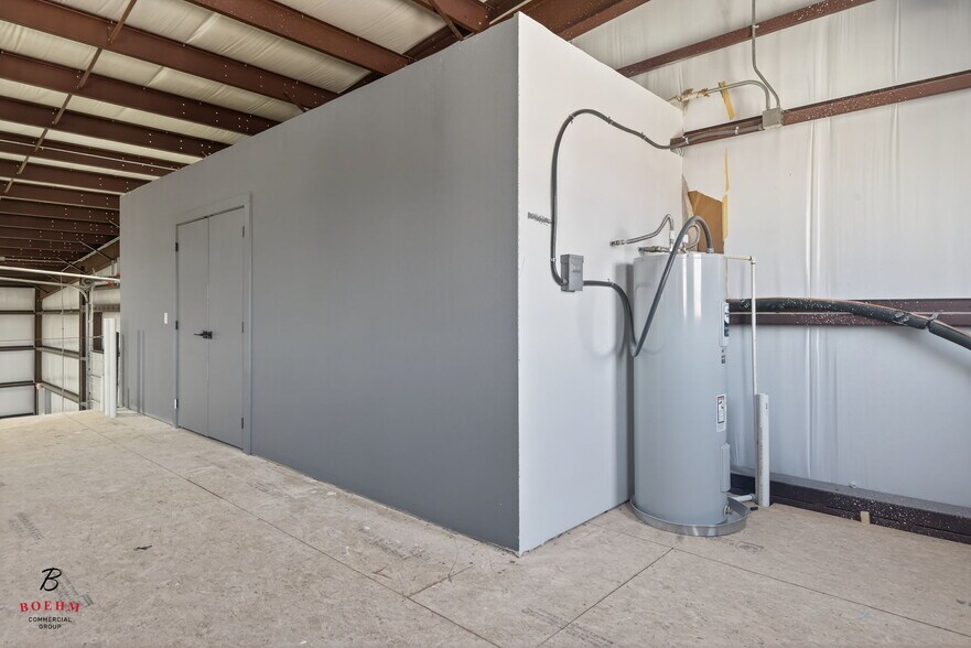 More Photos Of 52 Worth Dr, Boerne Warehouse For Lease