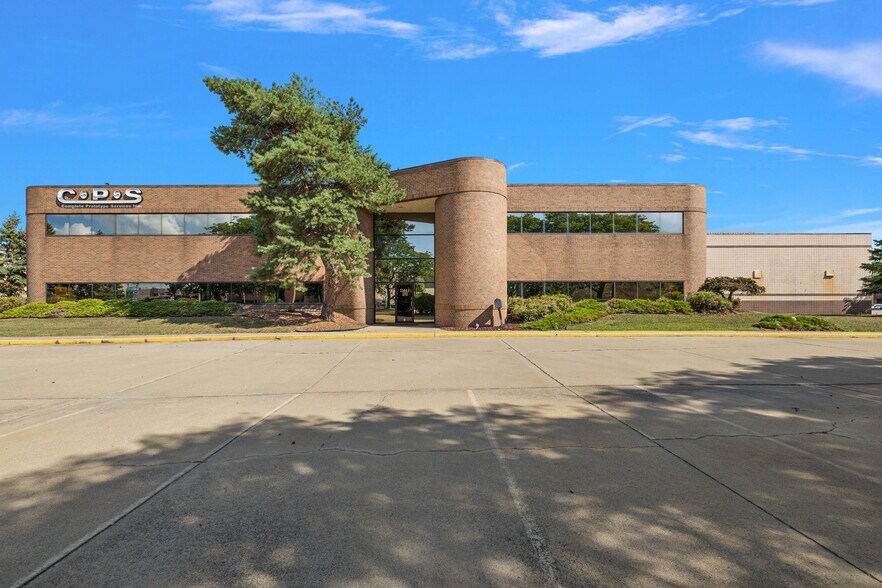 More Photos Of 33842 James J. Pompo Dr, Fraser Manufacturing For Sale