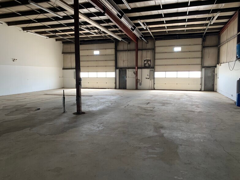 More Photos Of 4000 Landry Ave, Red Deer County Warehouse For Lease